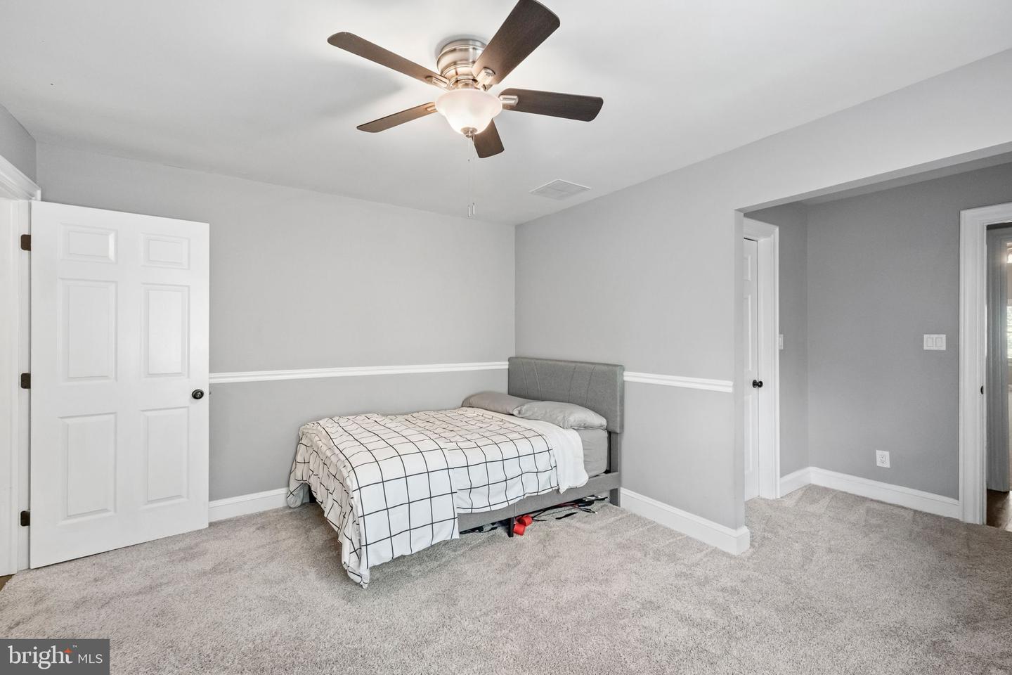 7001 Pebble Ln E Property Photo 40