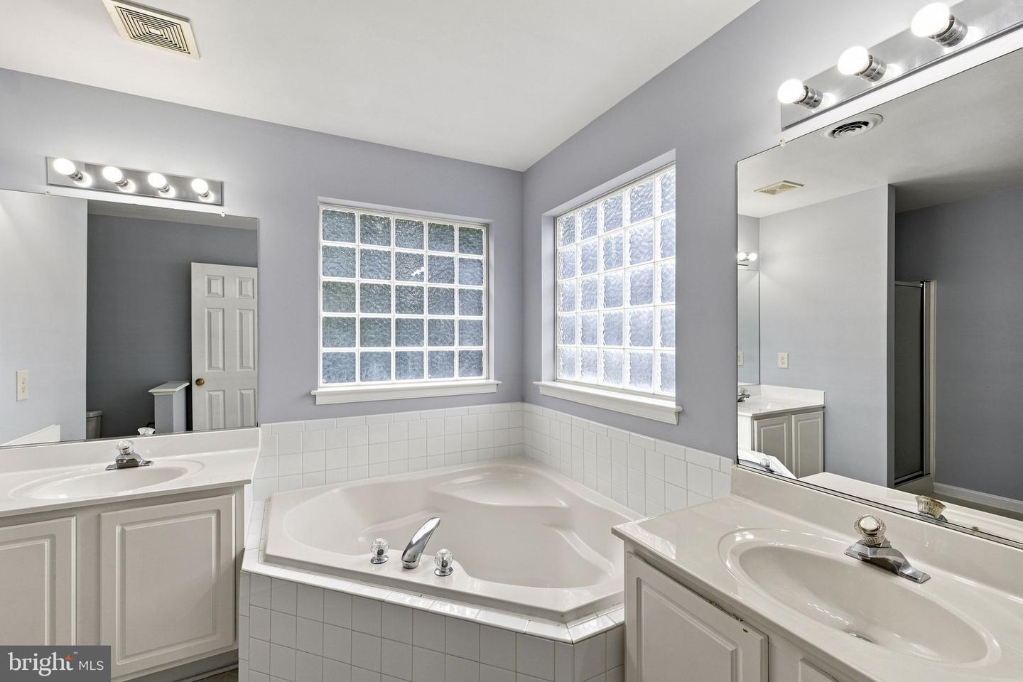 11813 Woodland View Dr Property Photo 30