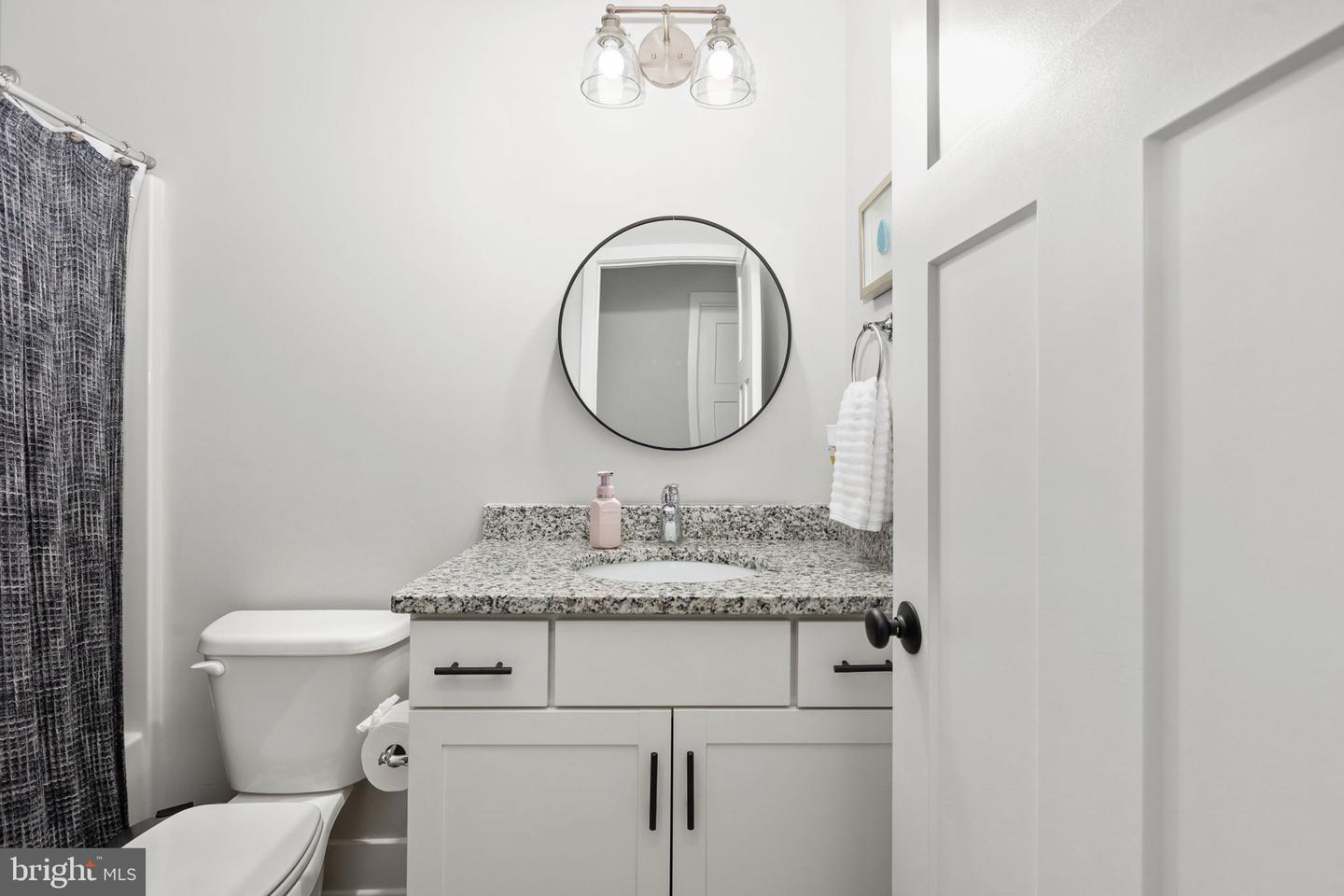 5221 Wyndemere Cir Property Photo 39