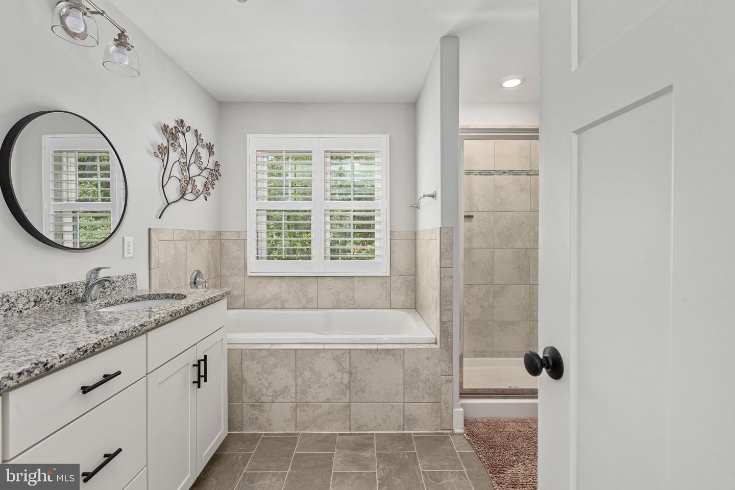5221 Wyndemere Cir Property Photo 45