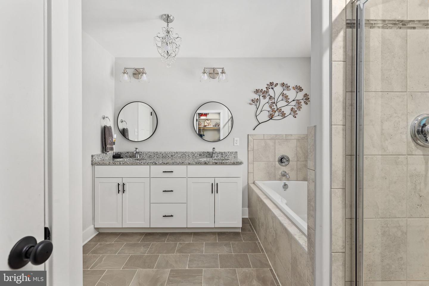 5221 Wyndemere Cir Property Photo 46