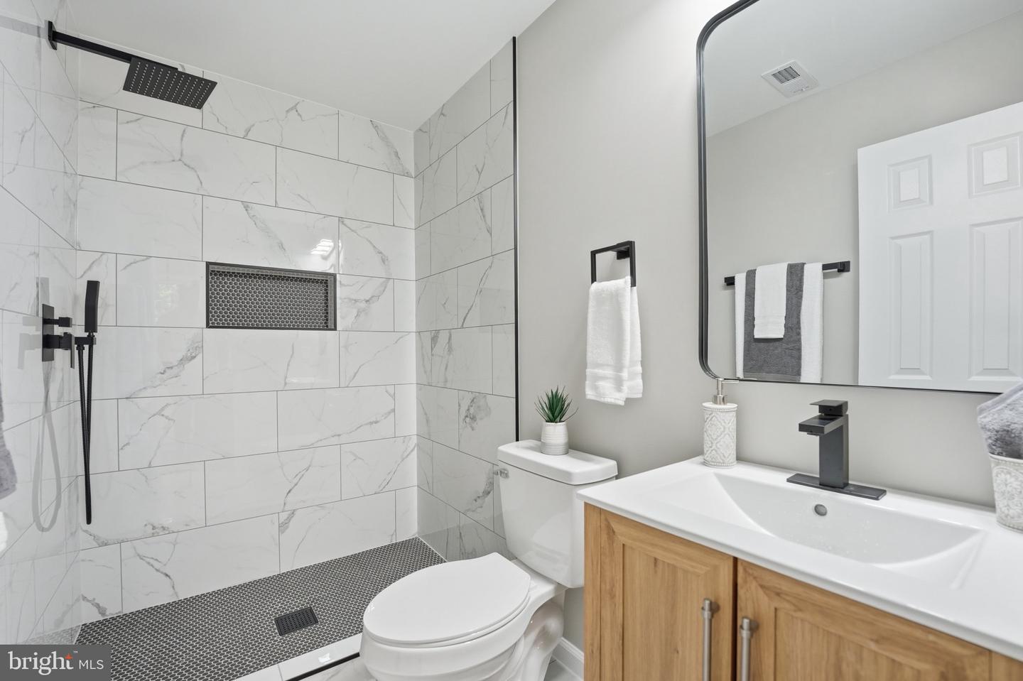 7607 Nyland Rd Property Photo 24