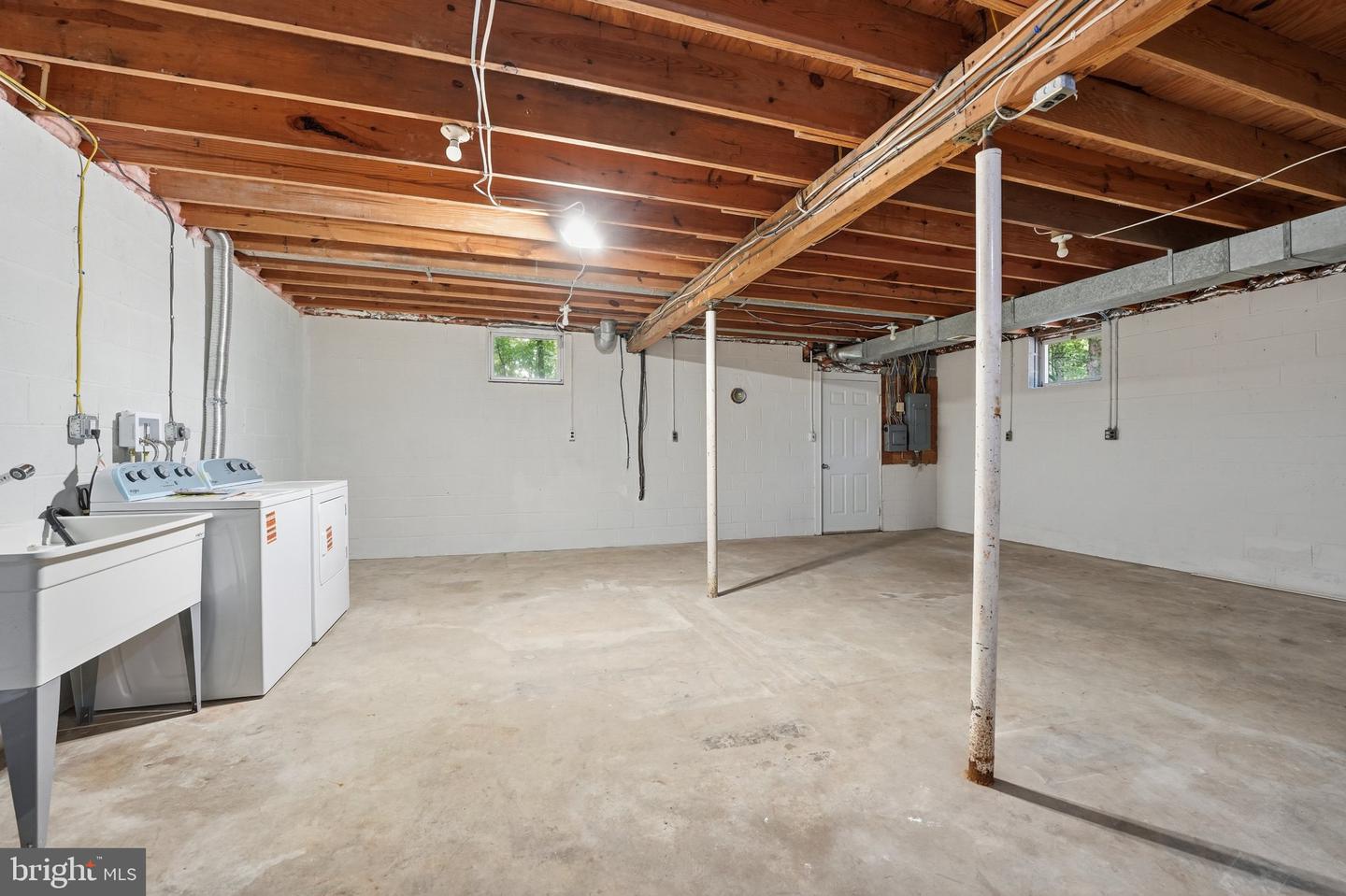 7607 Nyland Rd Property Photo 43