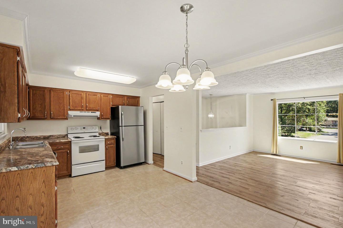 411 Polk Dr Property Photo 8