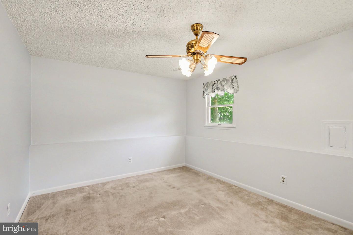 411 Polk Dr Property Photo 24