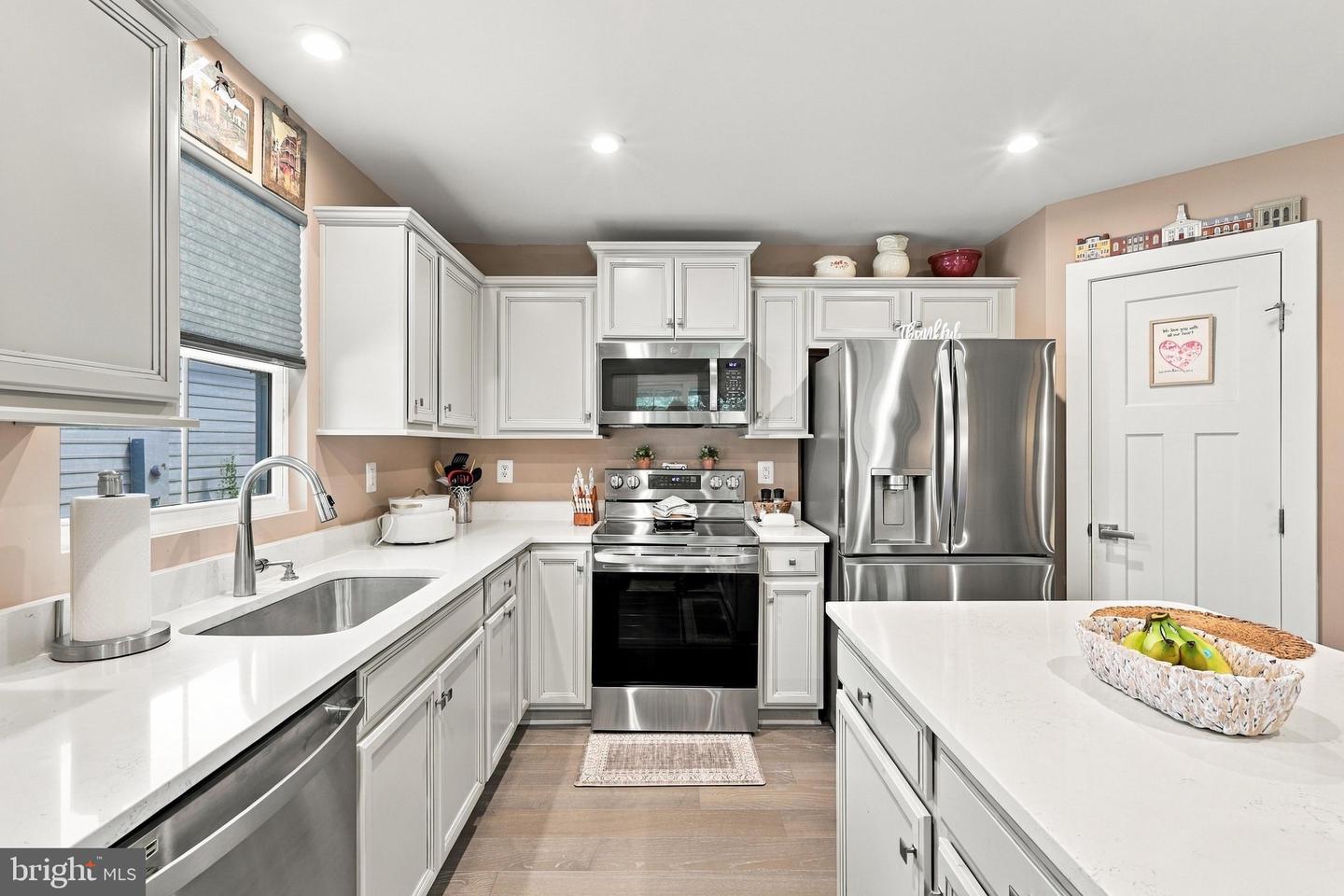 8934 Penrith Dr Property Photo 3