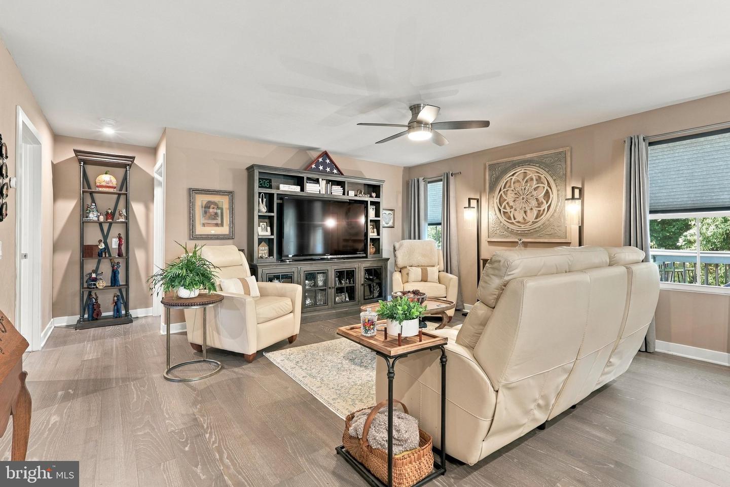 8934 Penrith Dr Property Photo 8
