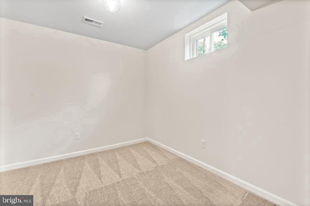 5500 Bazzanella Dr Property Photo 34