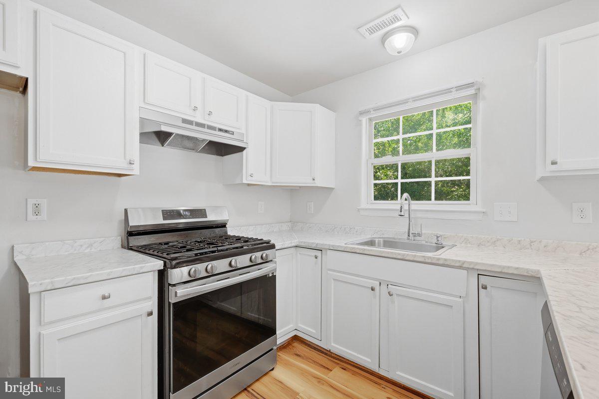9918 Matti Hill Ct Property Photo 10