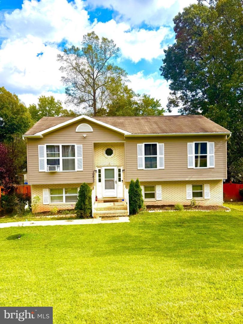 10411 Forest Hill Ct Property Photo 2