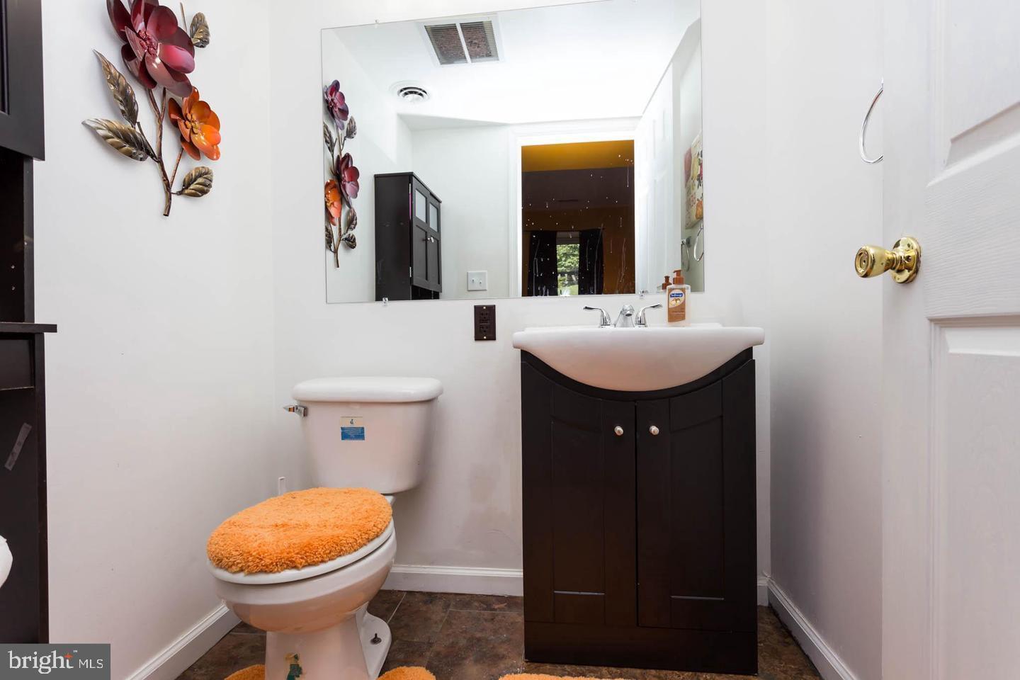 10411 Forest Hill Ct Property Photo 7