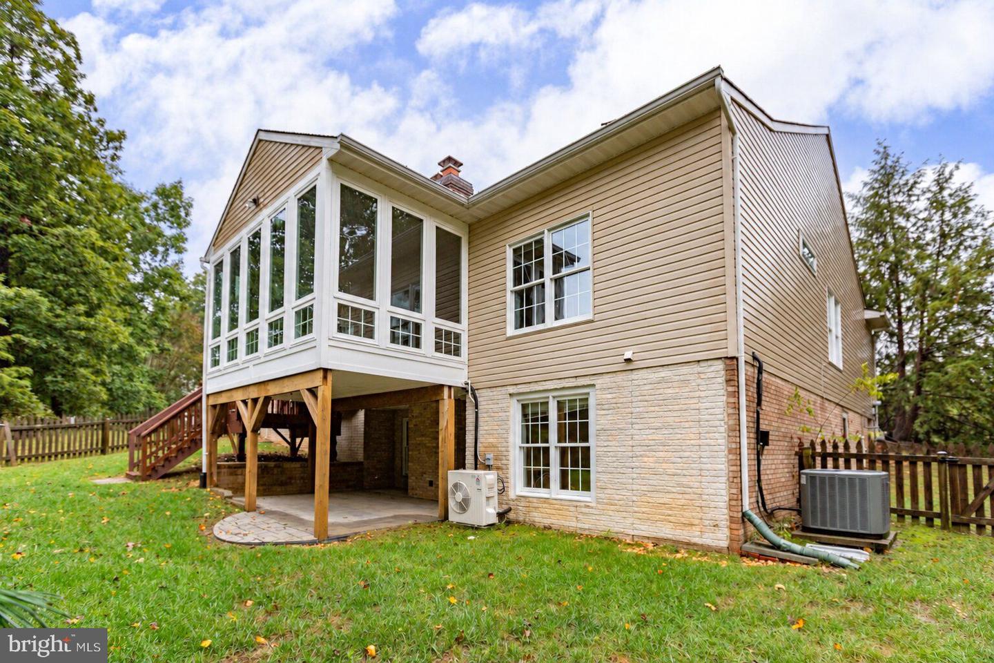 10109 Colechester St Property Photo 2