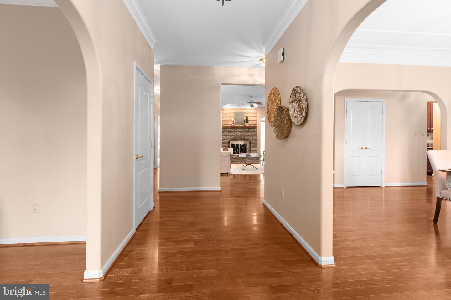 10109 Colechester St Property Photo 5