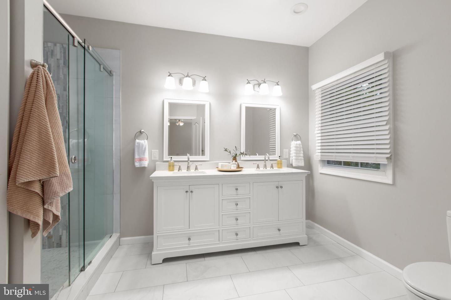 10109 Colechester St Property Photo 24