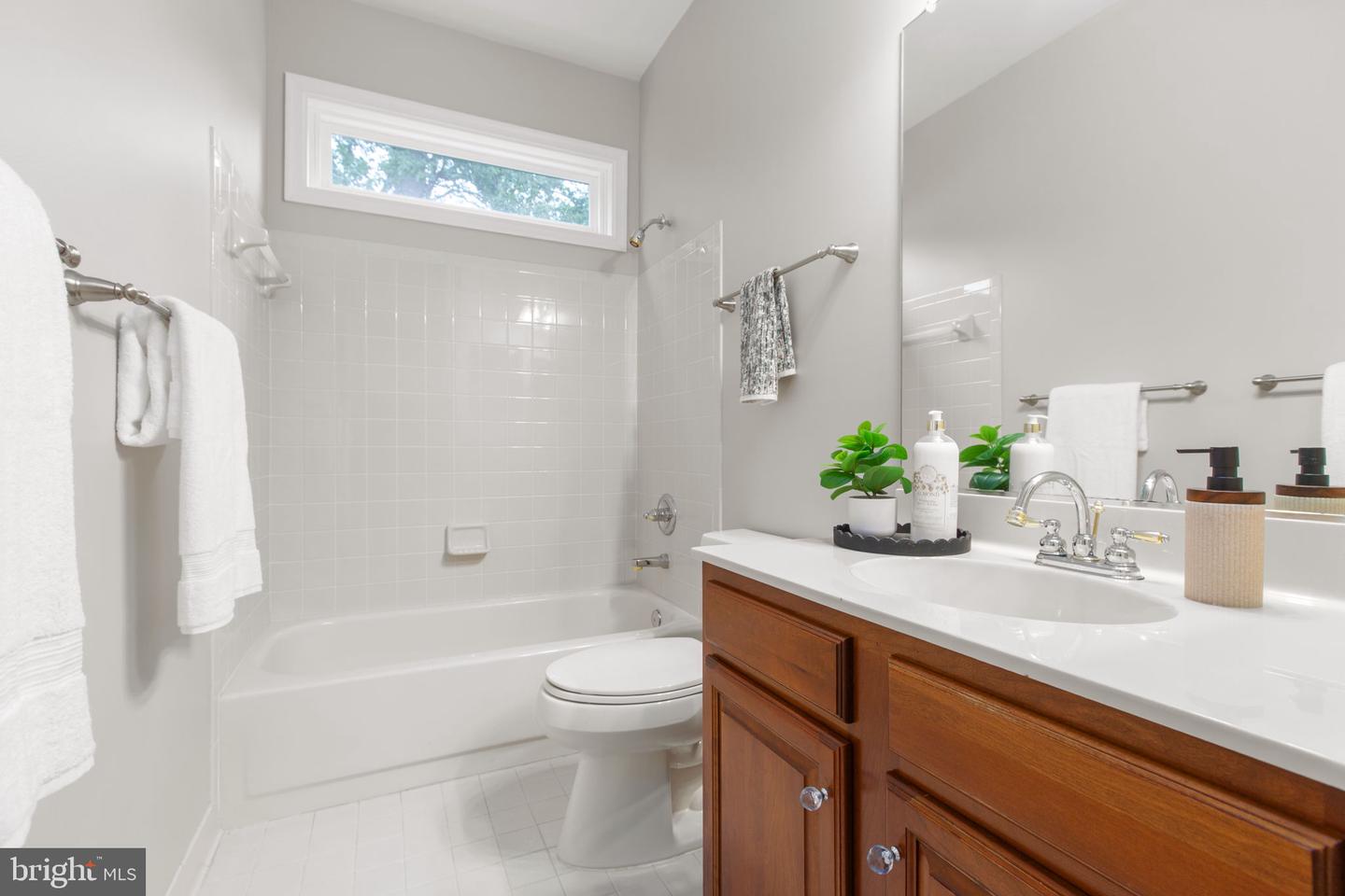10109 Colechester St Property Photo 32