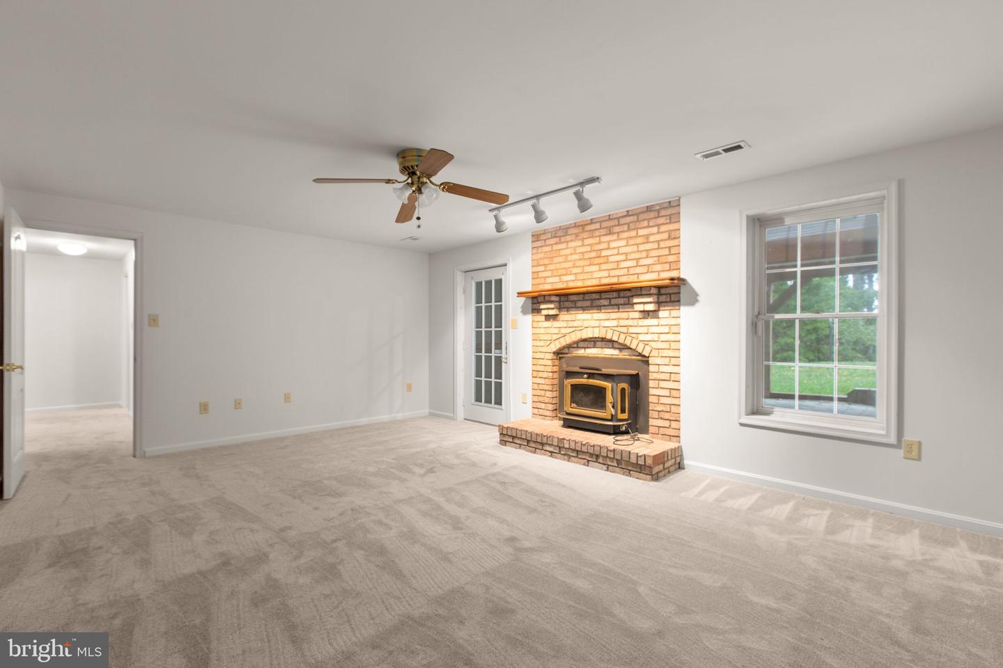 10109 Colechester St Property Photo 34