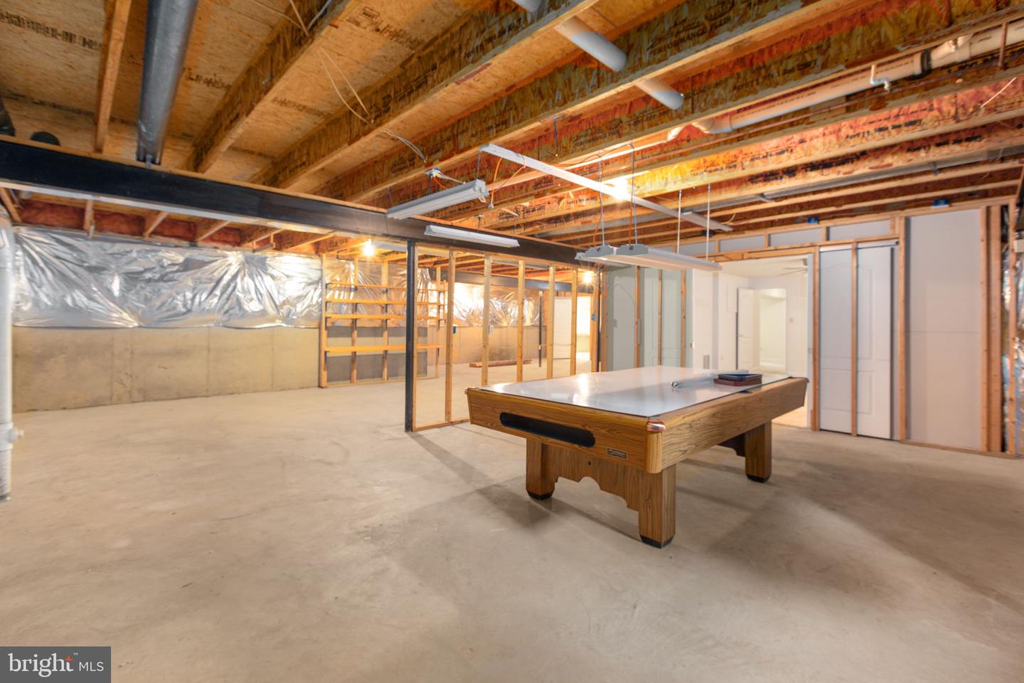 10109 Colechester St Property Photo 44