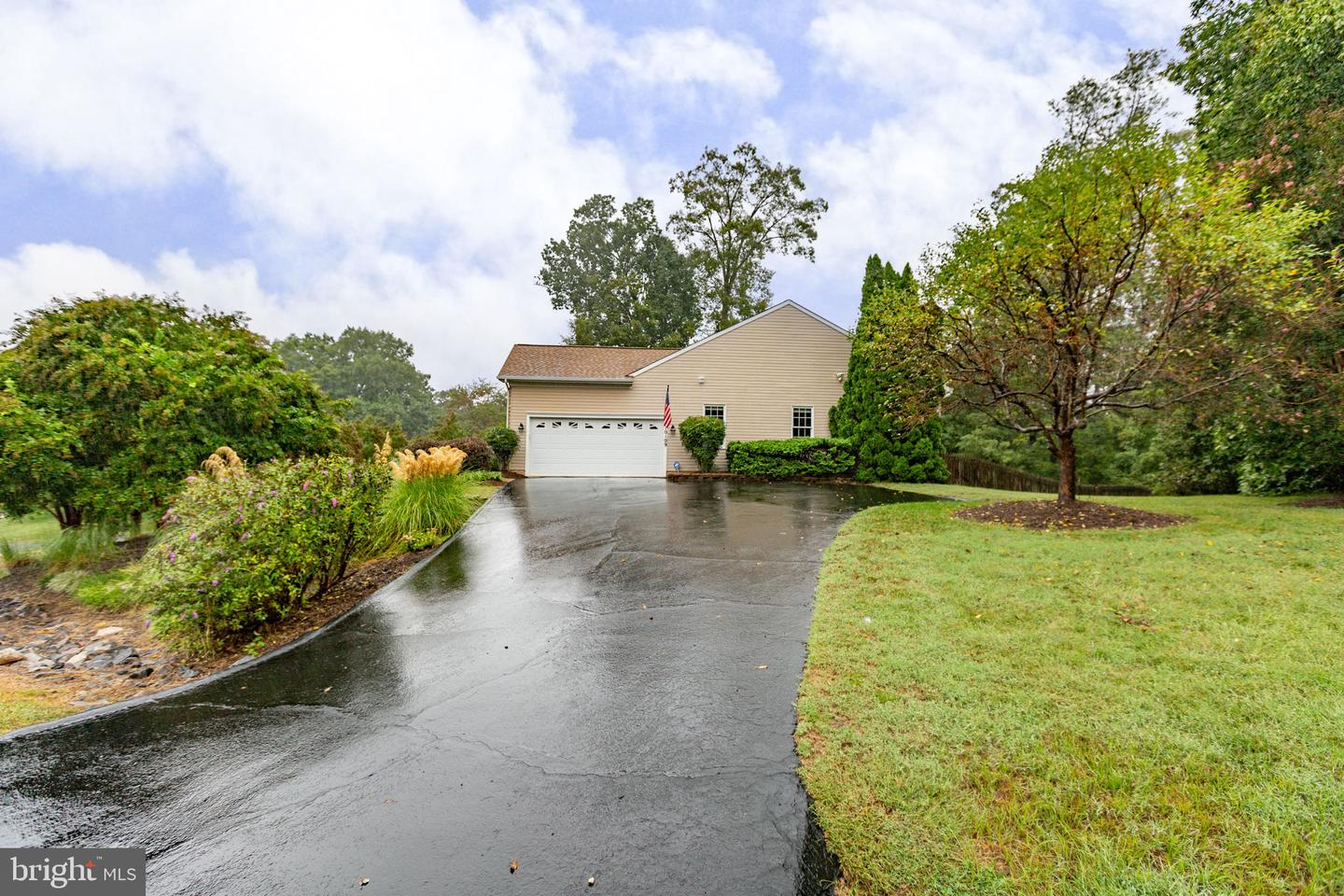 10109 Colechester St Property Photo 50