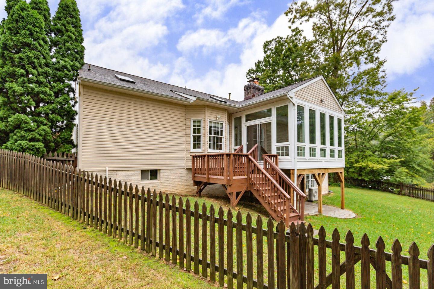 10109 Colechester St Property Photo 53