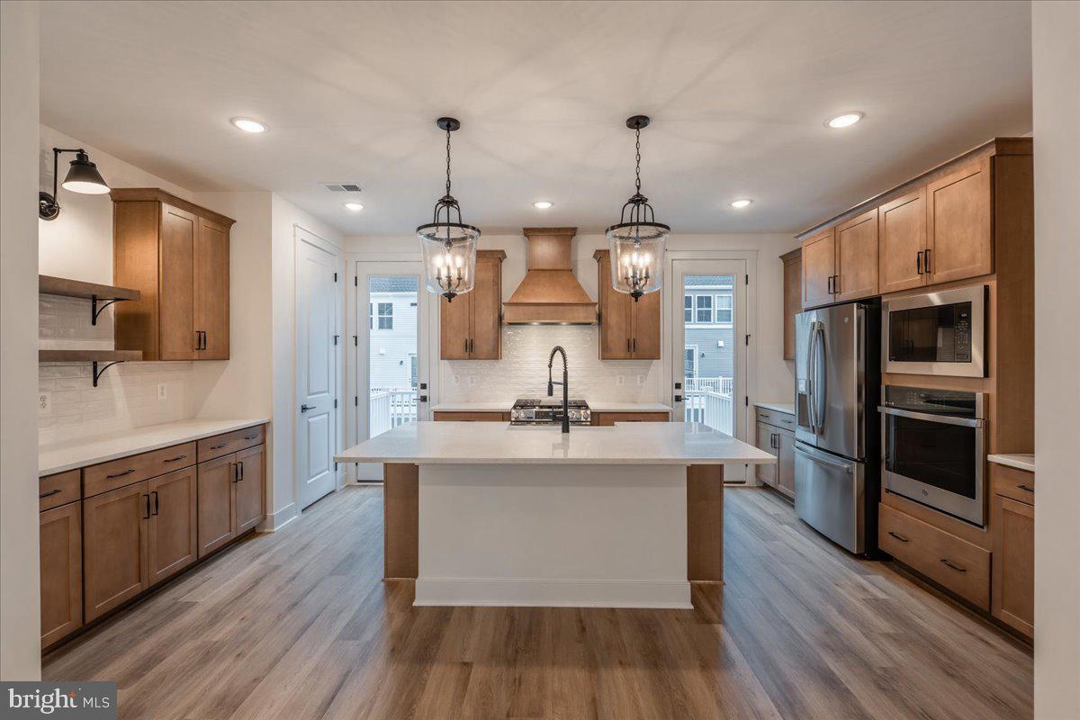 9211 Forkleaf Oak Dr Property Photo 7