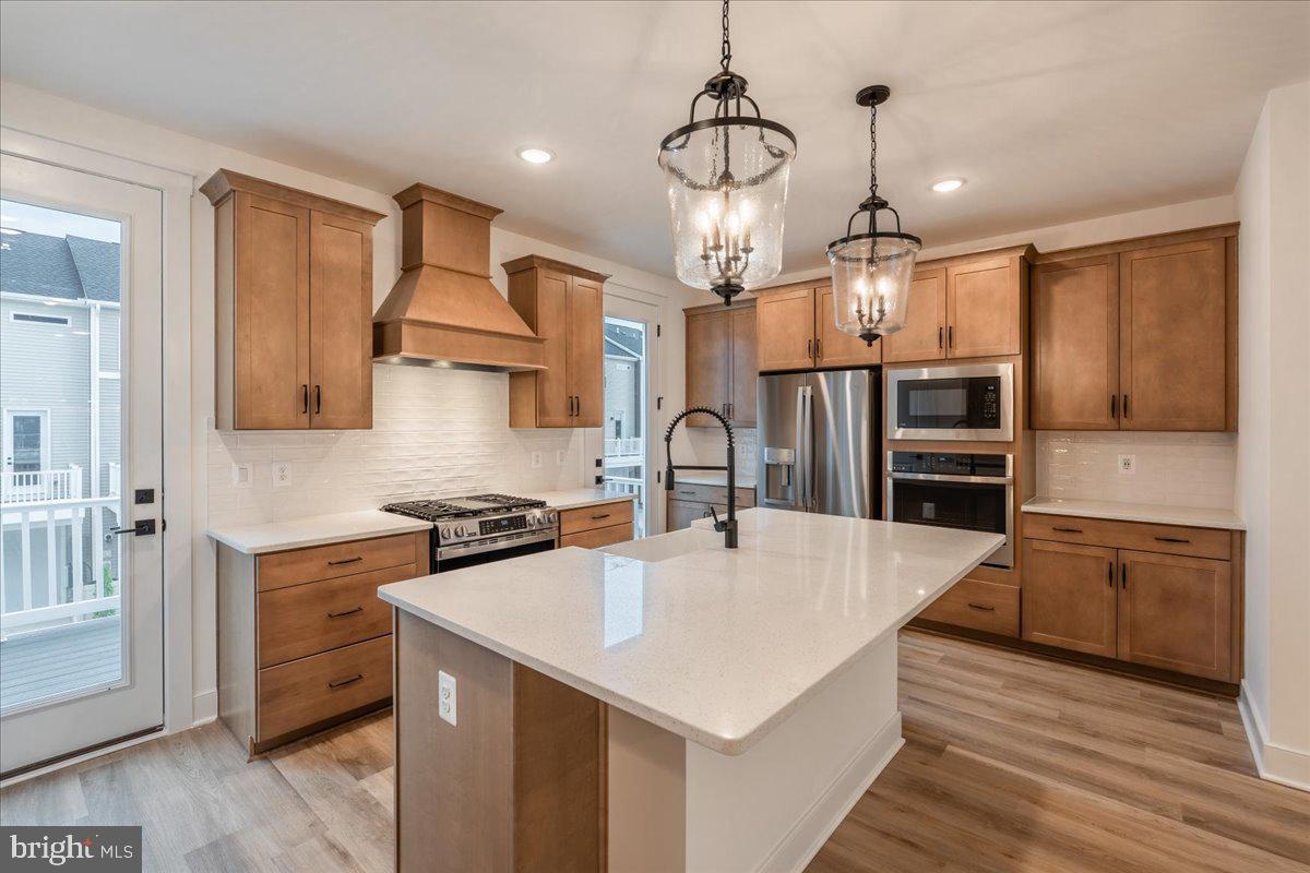 9211 Forkleaf Oak Dr Property Photo 10