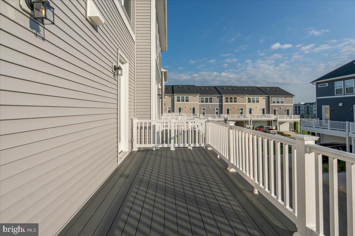 9211 Forkleaf Oak Dr Property Photo 12