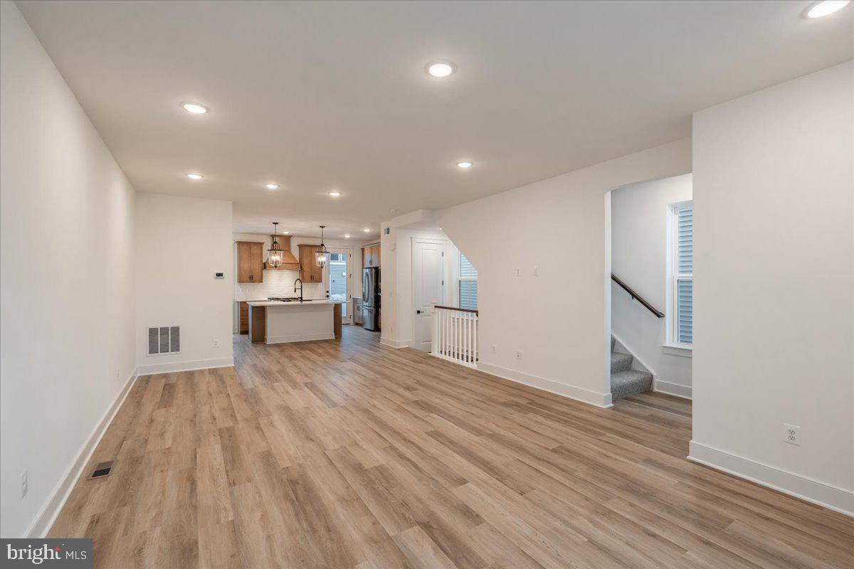9211 Forkleaf Oak Dr Property Photo 14