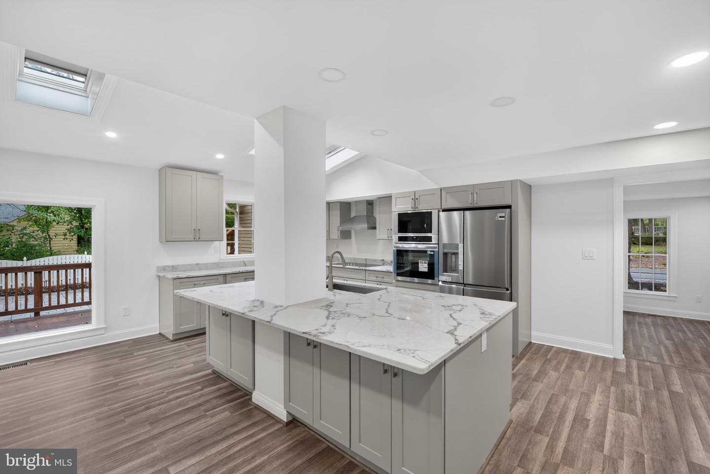 7 Foxhall Cir Property Photo 5