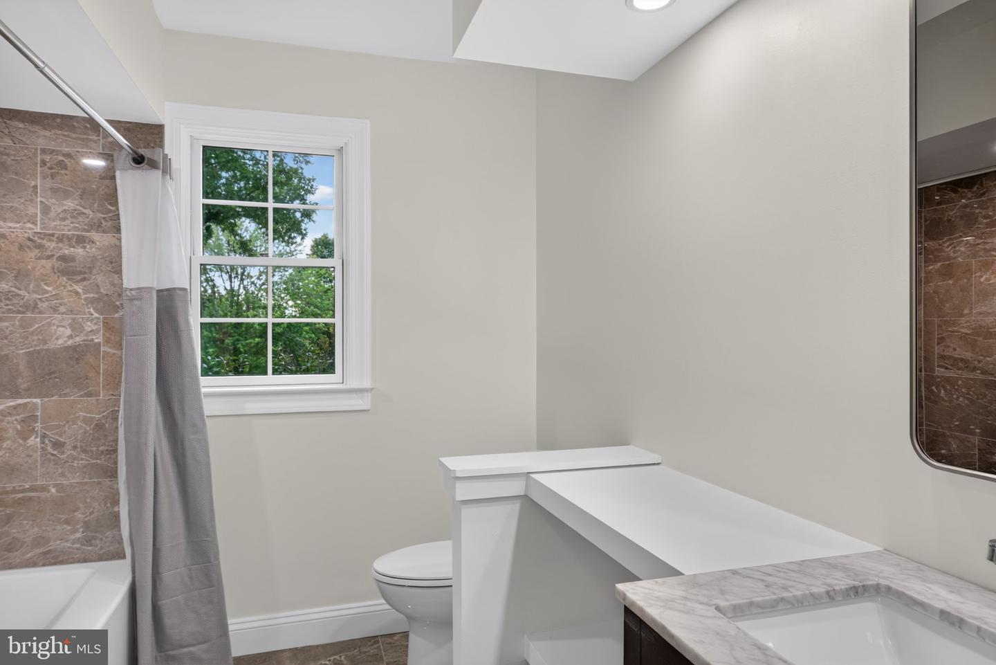 7 Foxhall Cir Property Photo 11