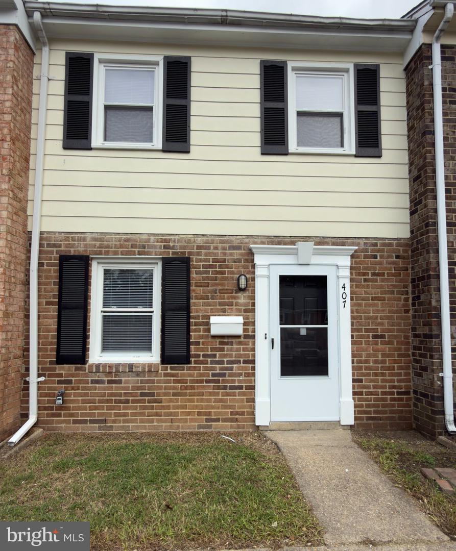 407 Olde Greenwich Cir Property Photo 1