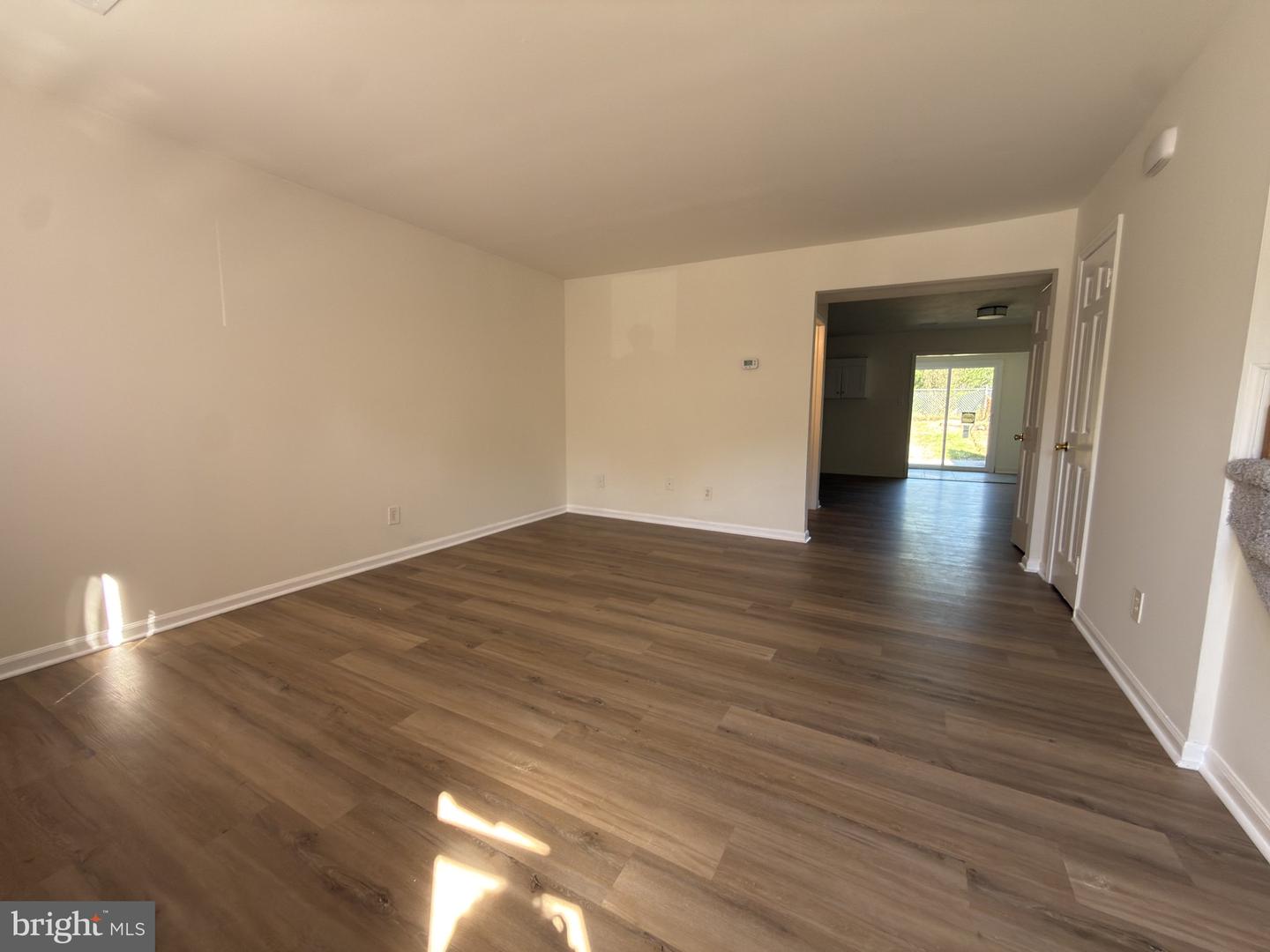 407 Olde Greenwich Cir Property Photo 2