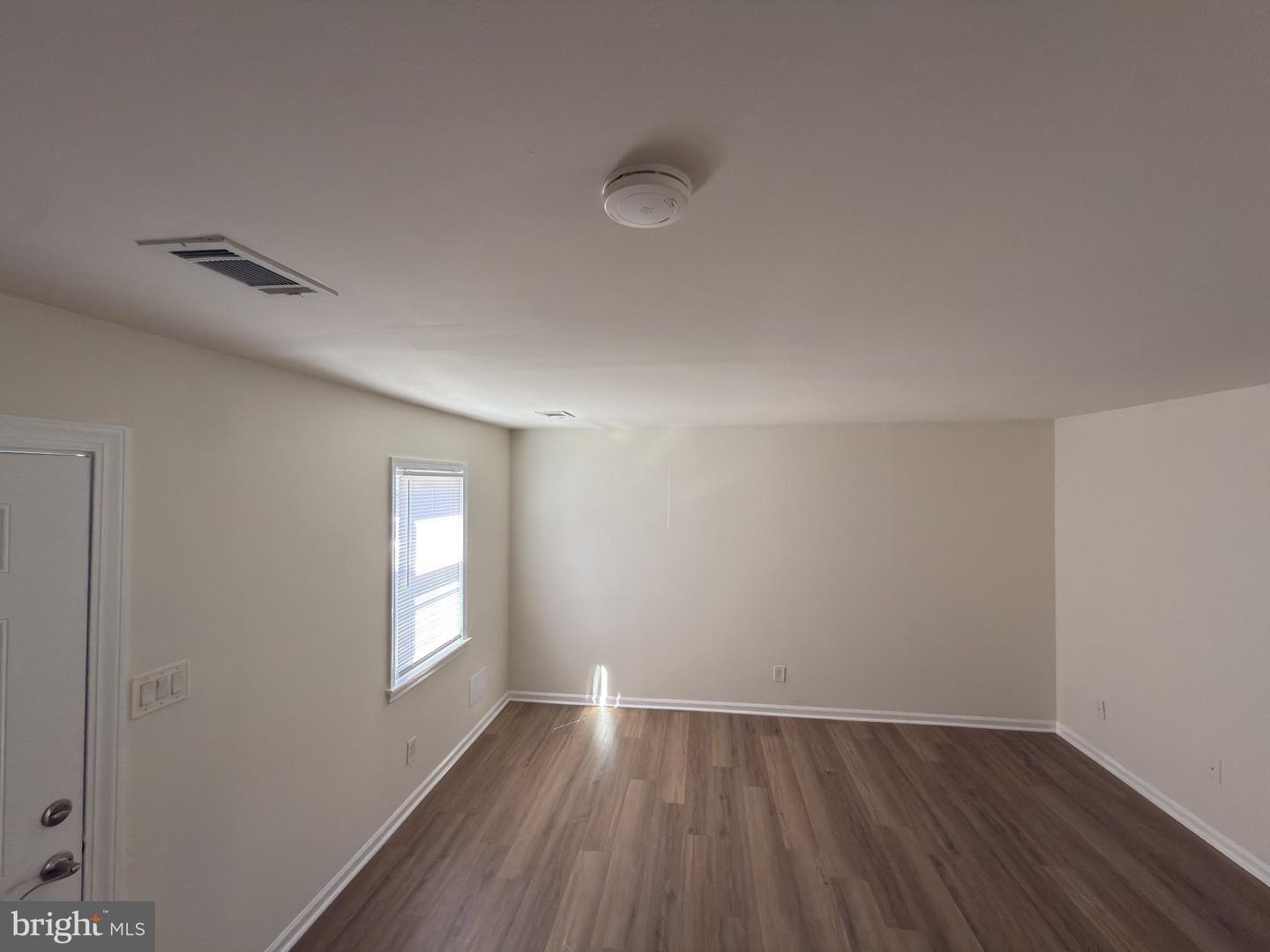 407 Olde Greenwich Cir Property Photo 3