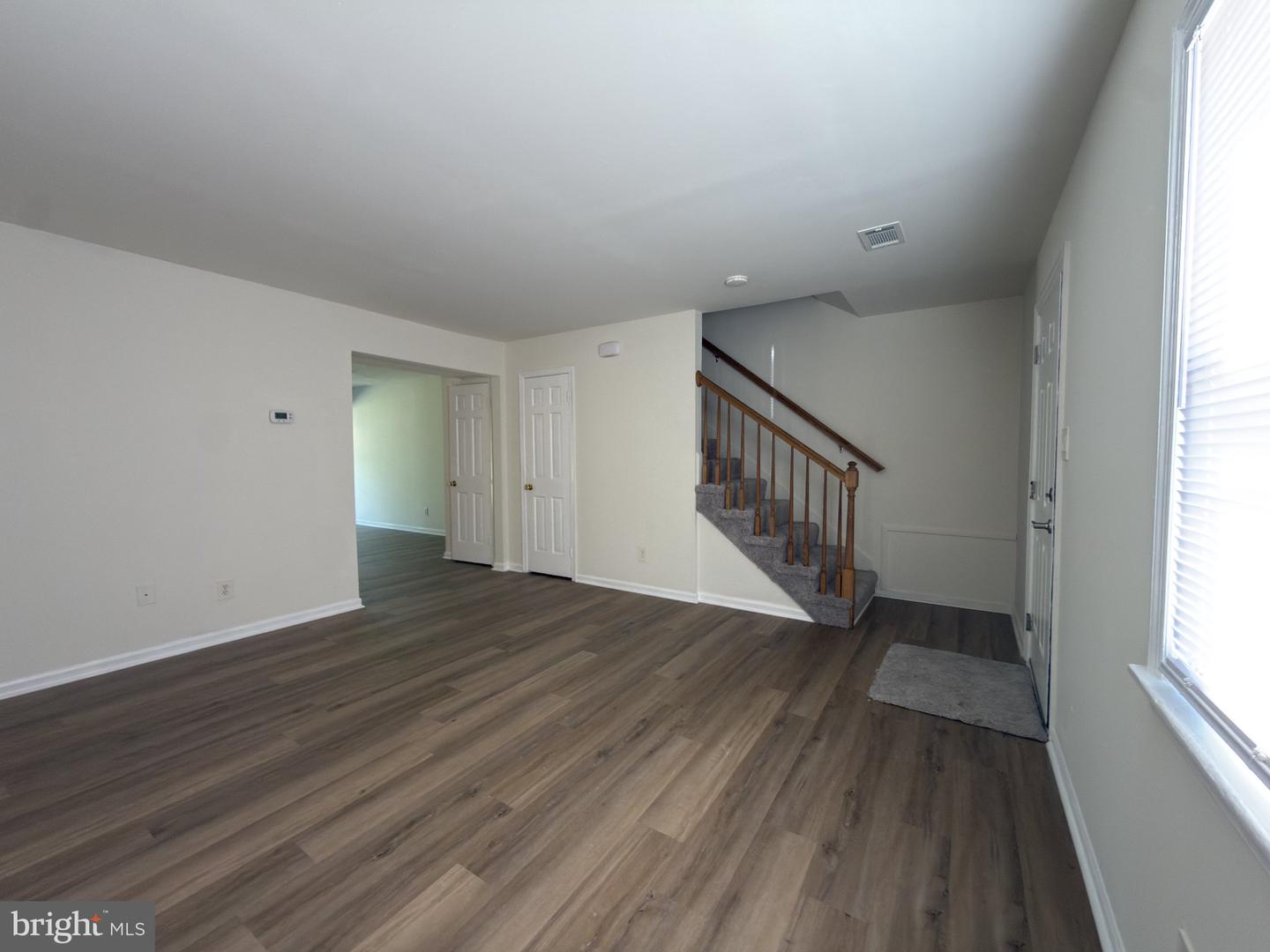 407 Olde Greenwich Cir Property Photo 4