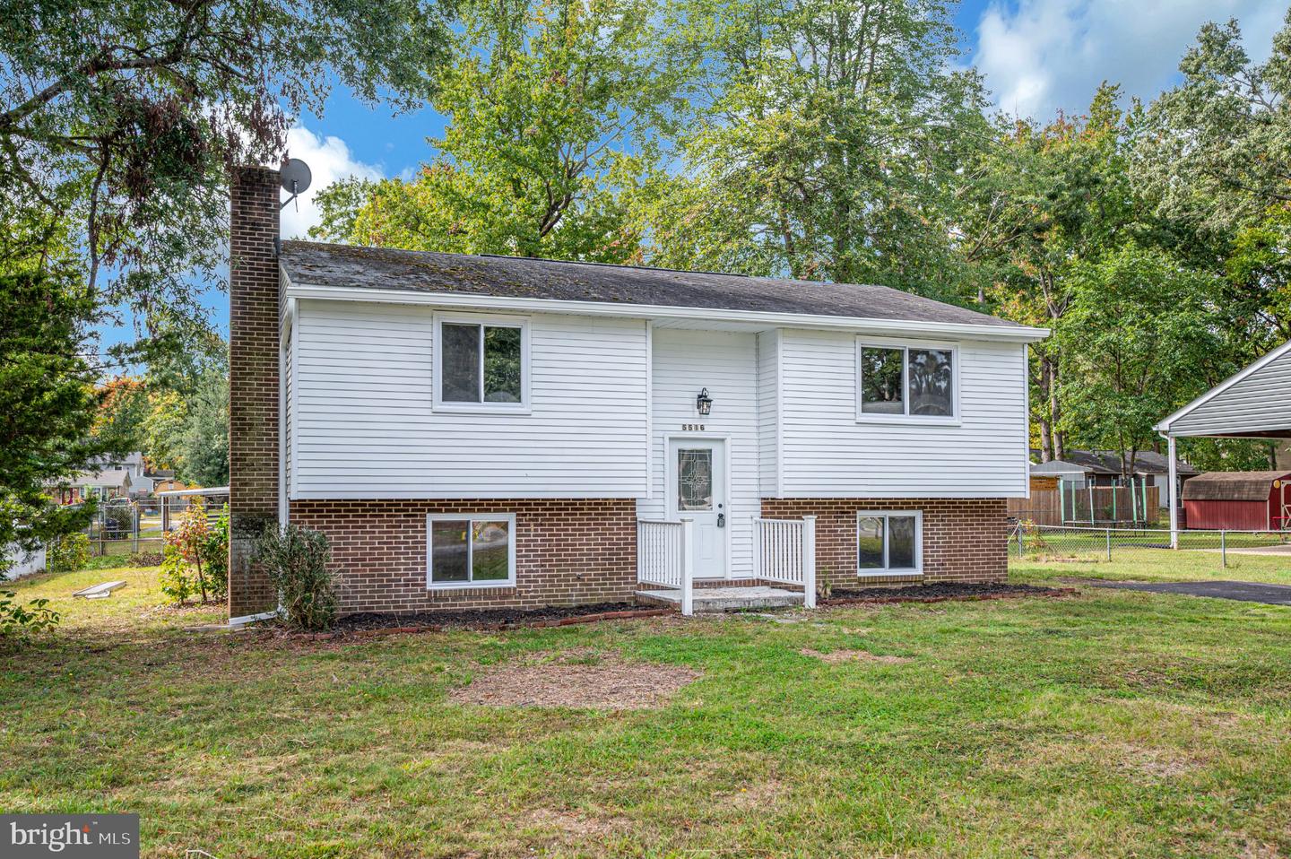 5516 PETERS LN Property Photo 1
