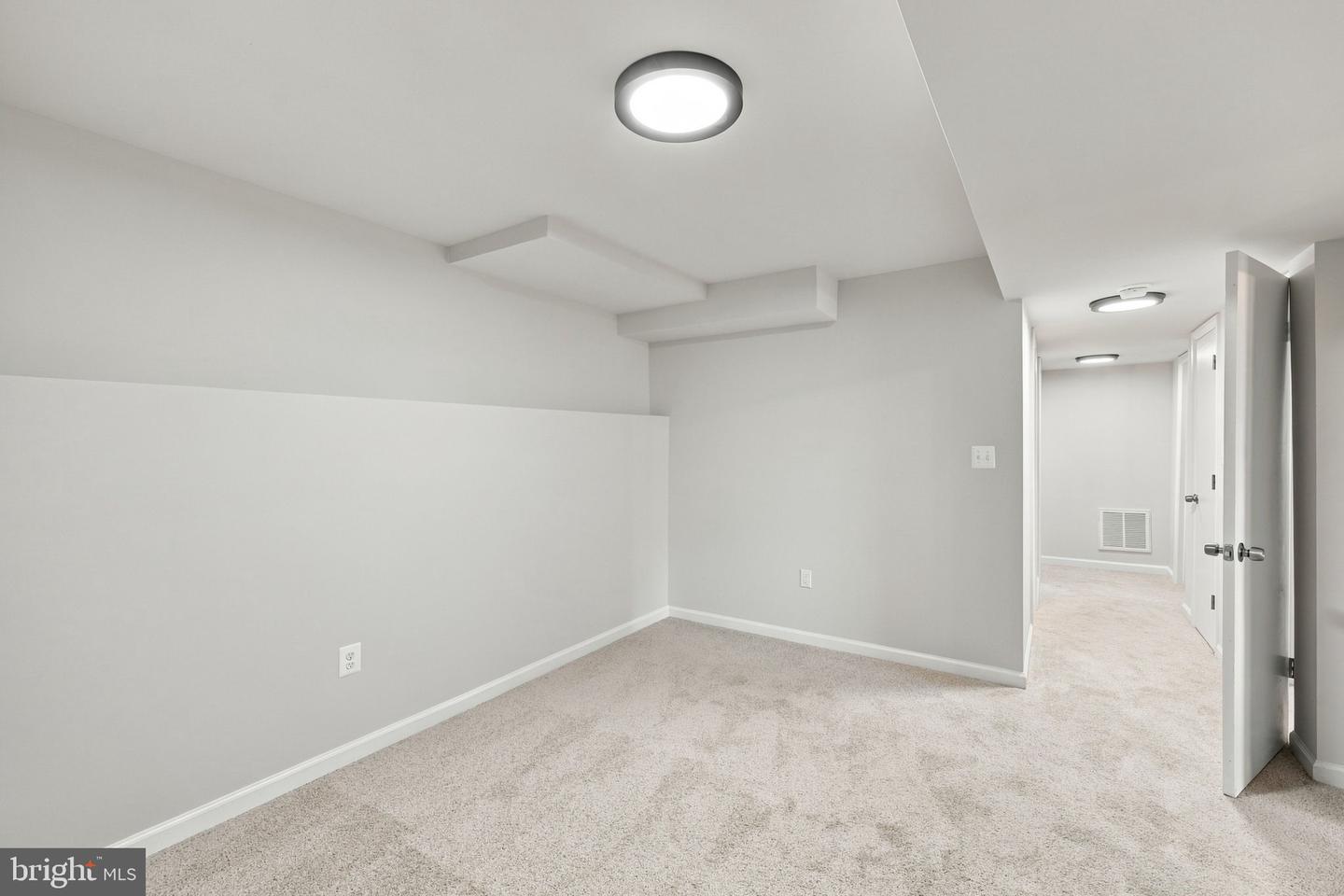 2140 Minnear St Property Photo 24