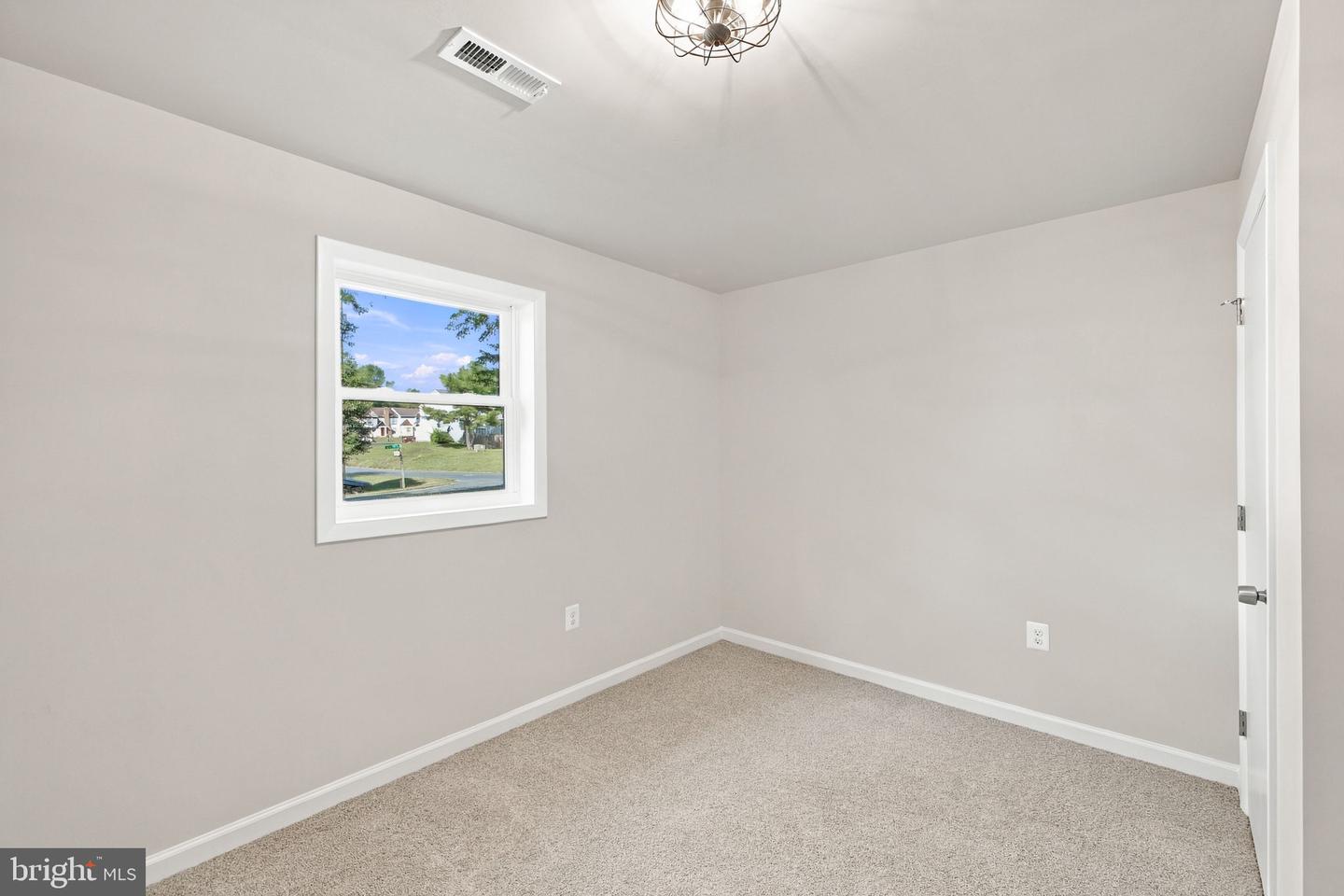 2140 Minnear St Property Photo 26