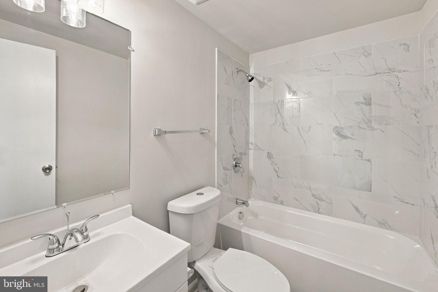 2140 Minnear St Property Photo 27