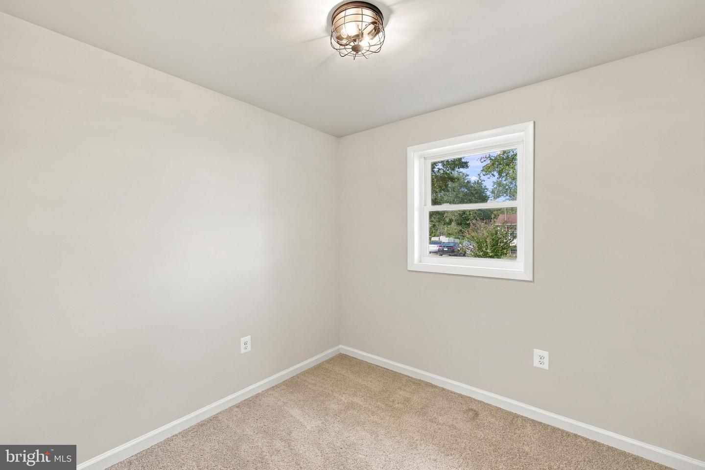 2140 Minnear St Property Photo 28