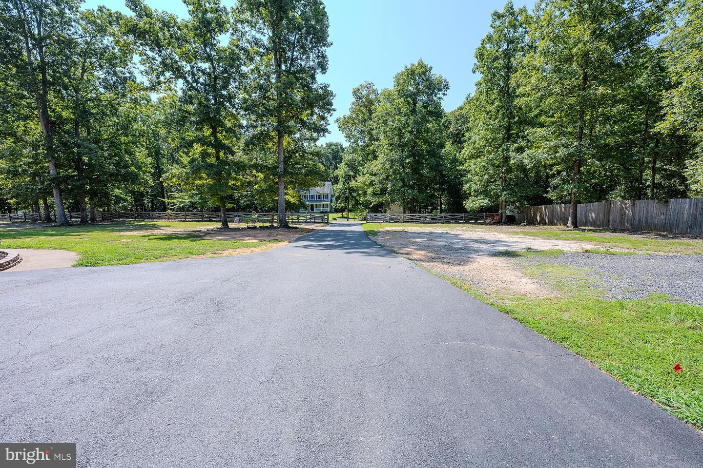 1010 Holly Corner Rd Property Photo 7