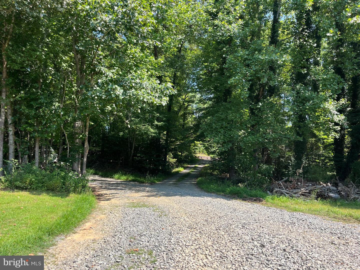 235 Spotted Tavern Rd Property Photo 9