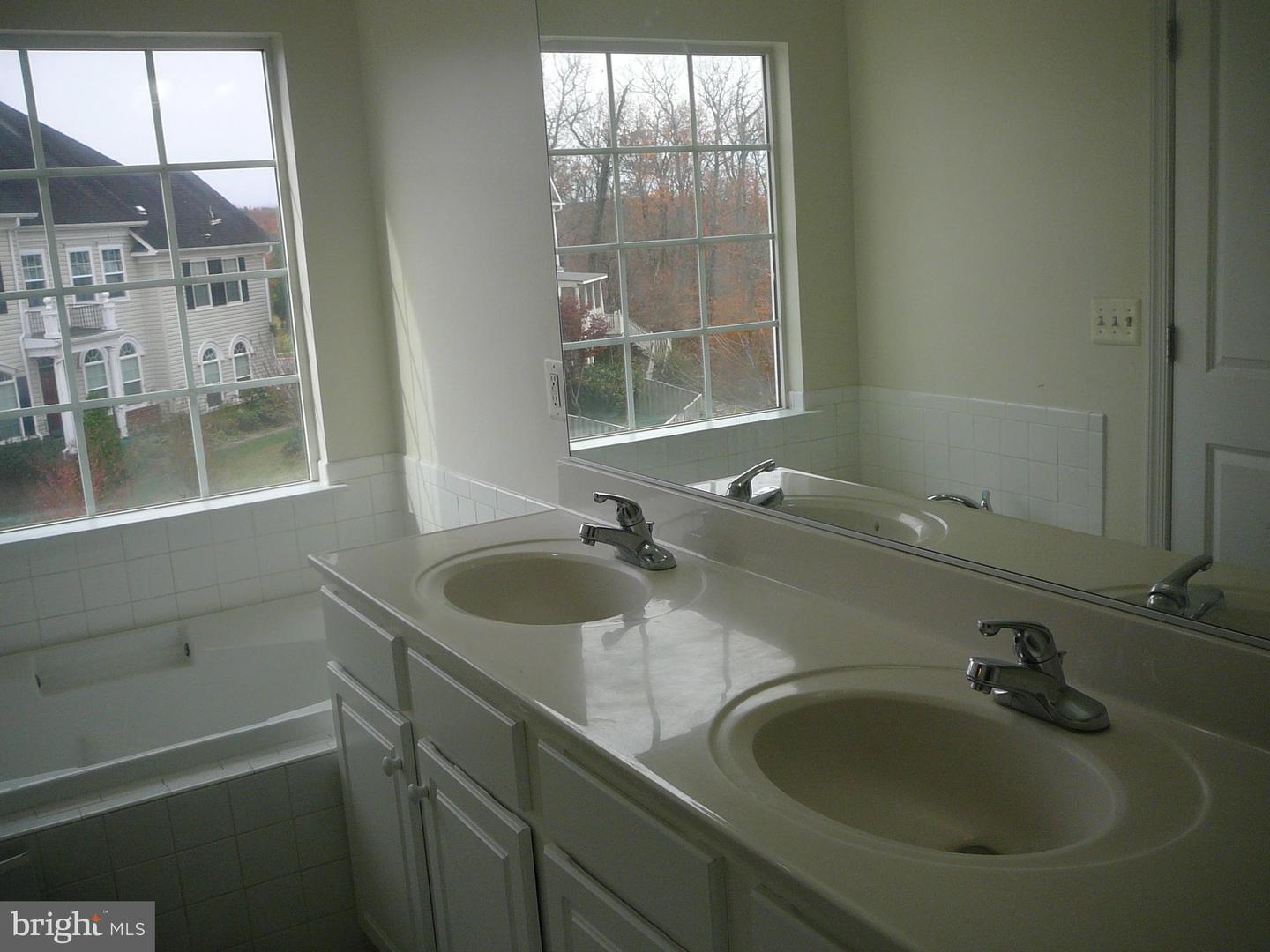 38 Pike Pl Property Photo 18
