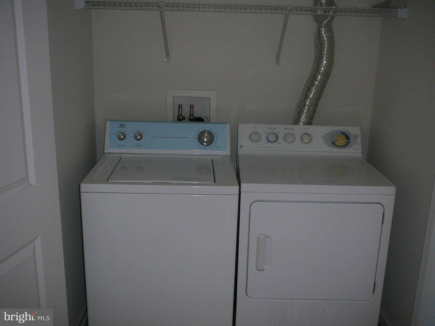 38 Pike Pl Property Photo 27