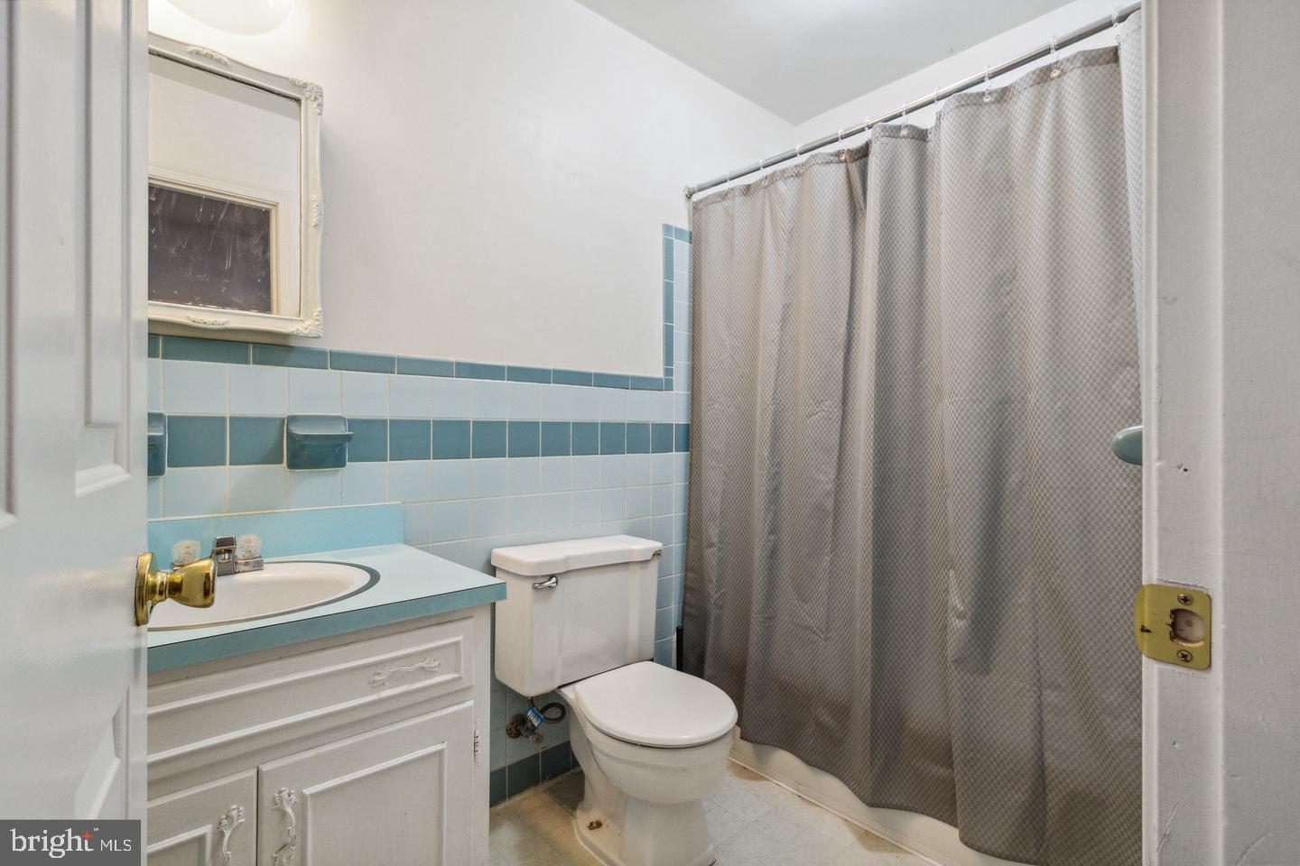 425 Ridgemore St Property Photo 9