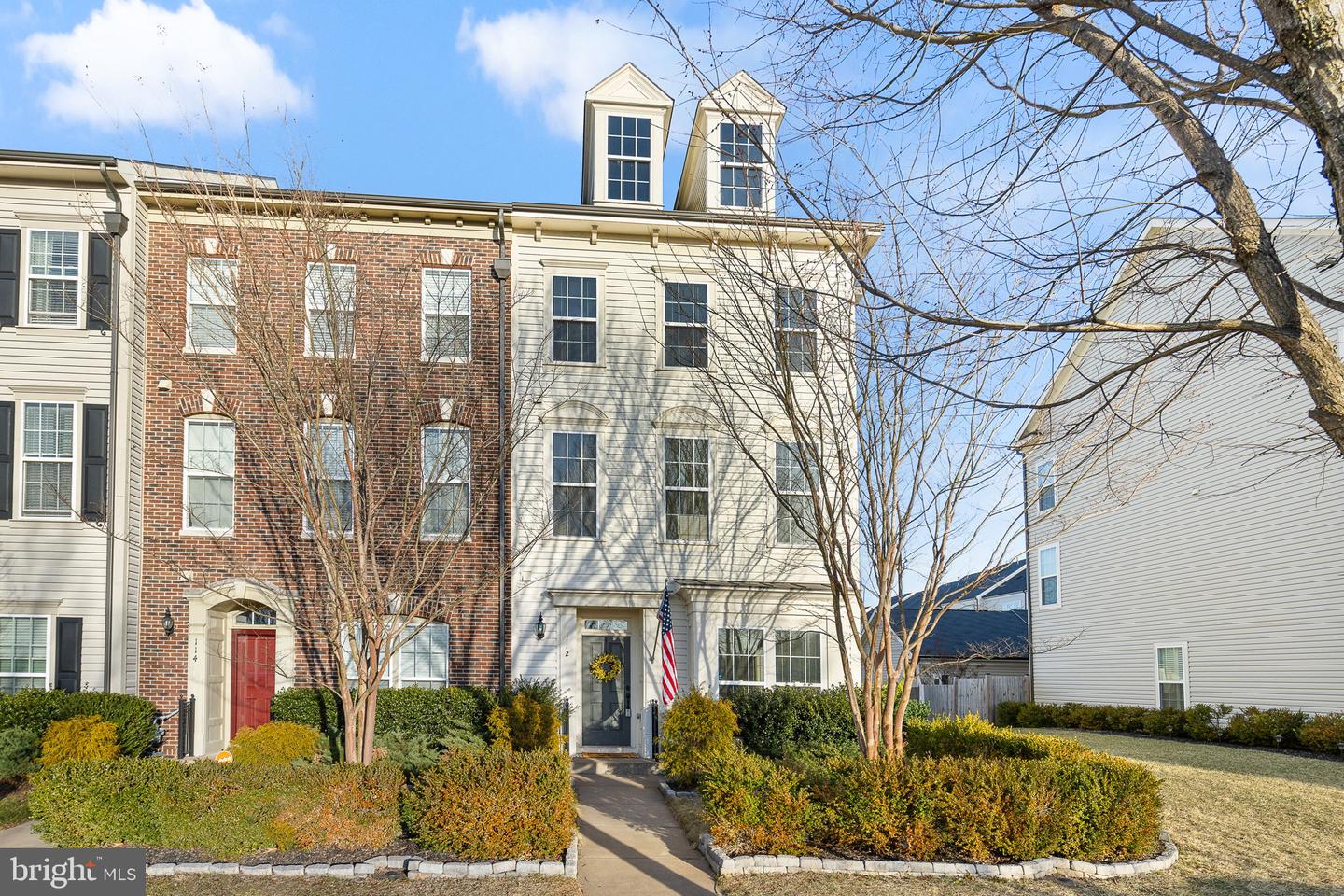 112 Apricot St Property Photo