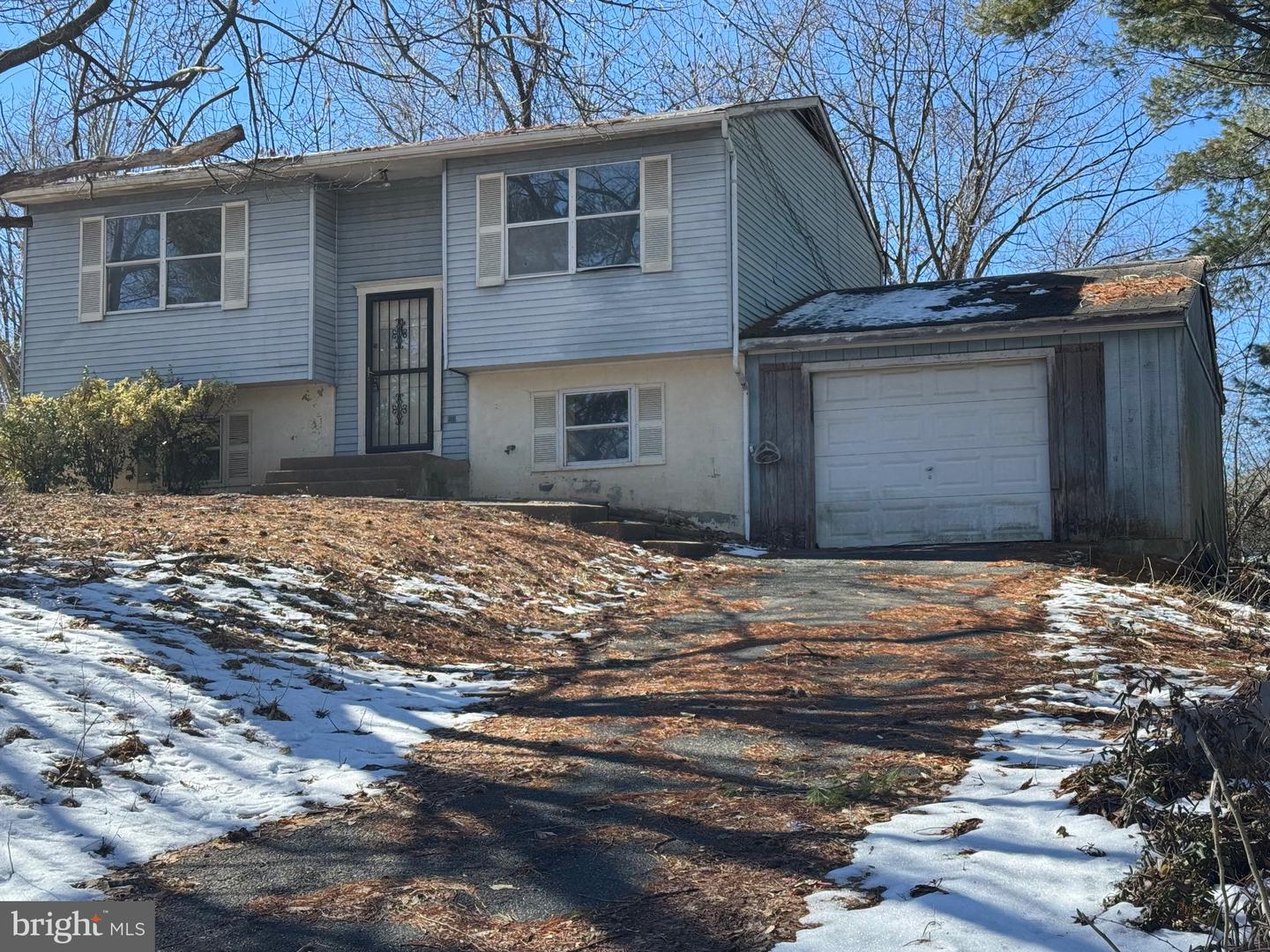 224 Oak Grove Ln Property Photo