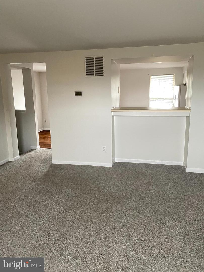 409 Sedgwick Ct Property Photo 7
