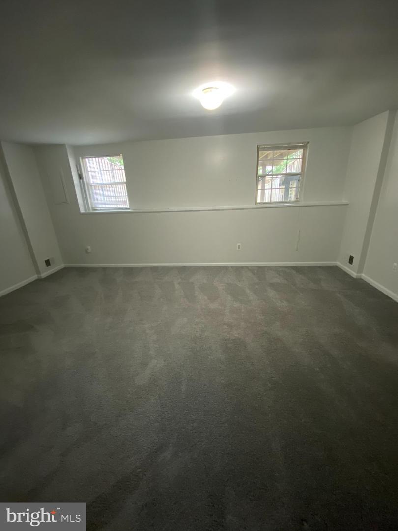 409 Sedgwick Ct Property Photo 26