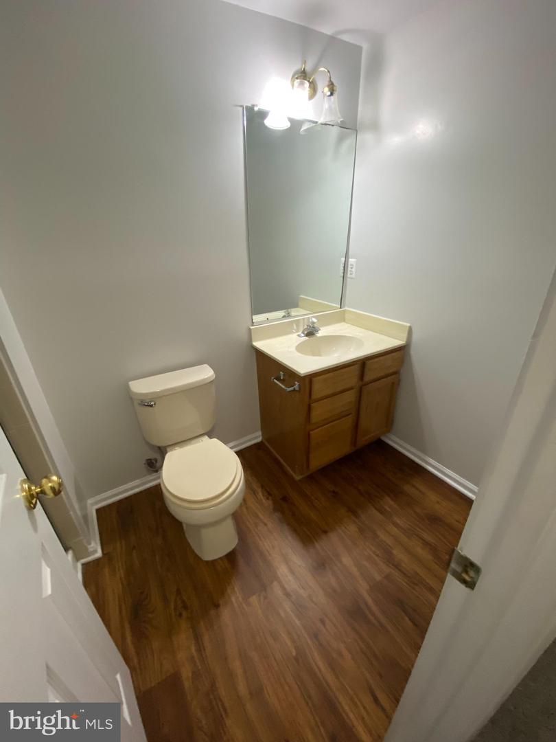 409 Sedgwick Ct Property Photo 28
