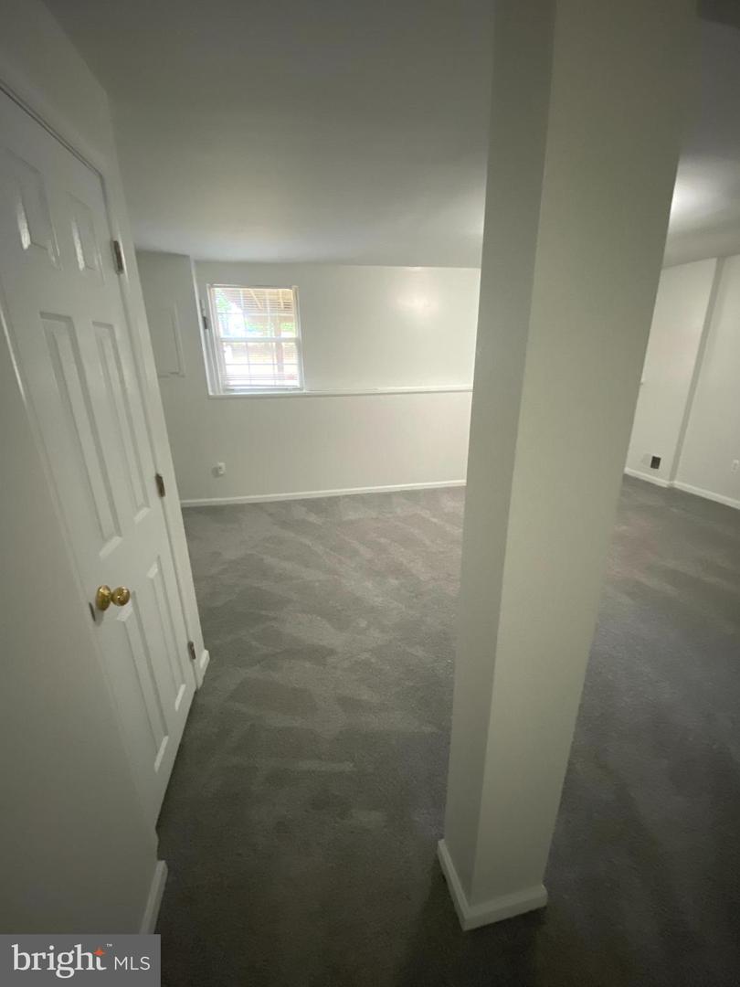 409 Sedgwick Ct Property Photo 29