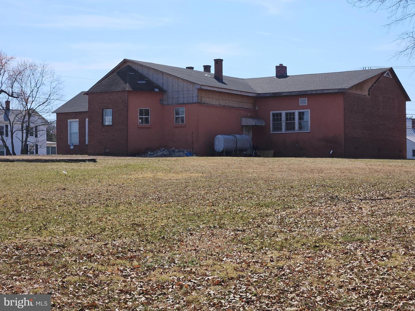 985 White Oak Rd Property Photo 5